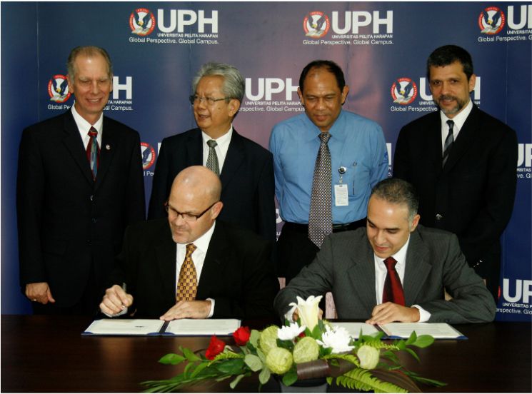 Alumni Golf Event: Menyalurkan Hobi dan Menjalin Relasi Para Alumni UPH