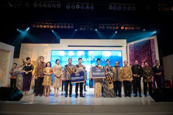 Mahasiswa Teknik Elektro UPH Mendapat Penghargaan Best Paper Award di Konferensi International (ICICI-BME 2015)