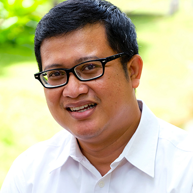 Bambang Tutuka Adi Nugroho, S.Sn., M.T.