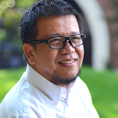 Donny Ibrahim, S.Sn., M.Ikom.