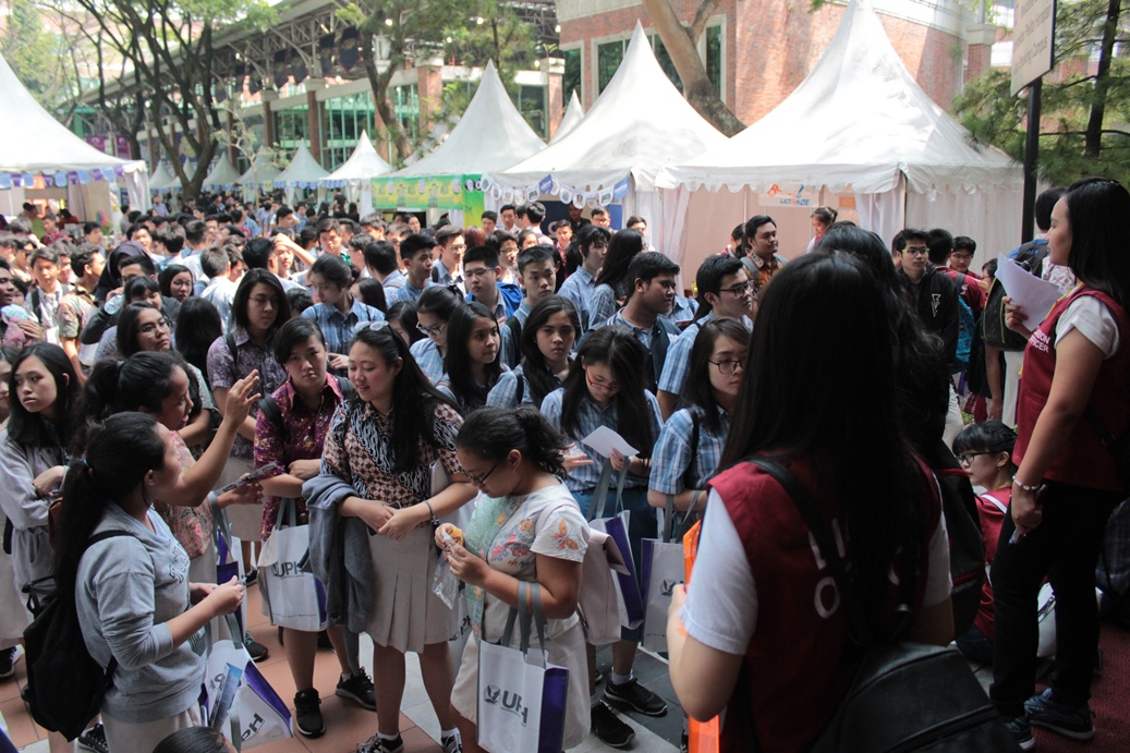 UPH Beri Layanan Privat Consultation dan Privat Campus Tour Selama Open Day  UPH Festival 25