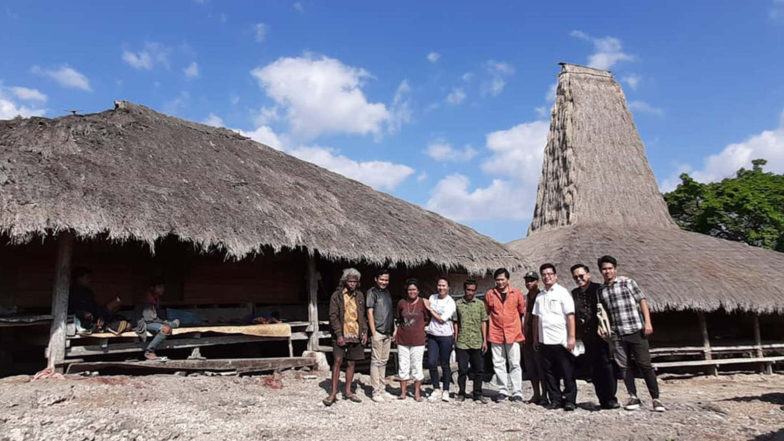 FH UPH Provides Counseling and Legal Aid at STT GKS Lewa, Sumba Timur