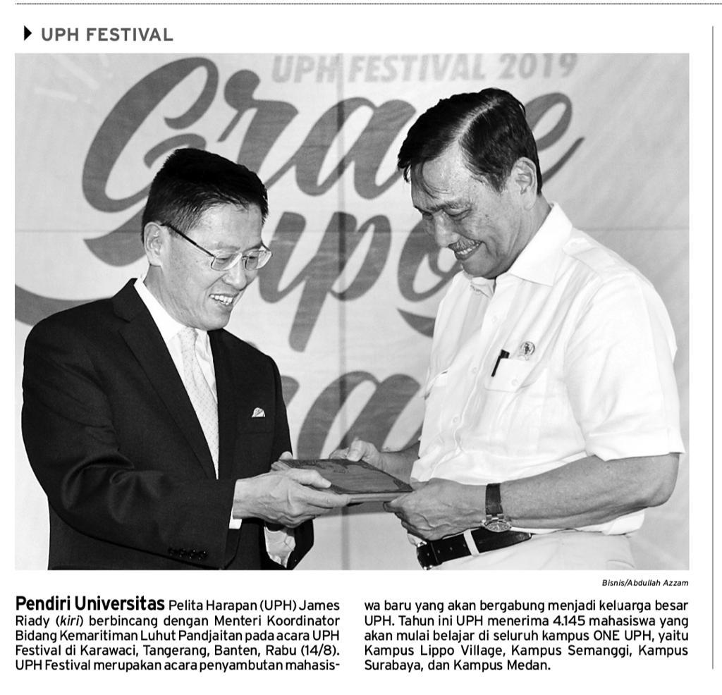 Menko Maritim Luhut bersama Founder UPH James Riady