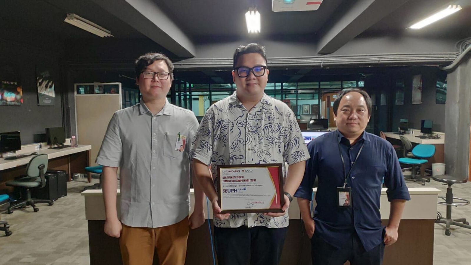 Lab Animasi dan Studio Film DKV UPH Menerima Lisensi TUK Film dan Animasi