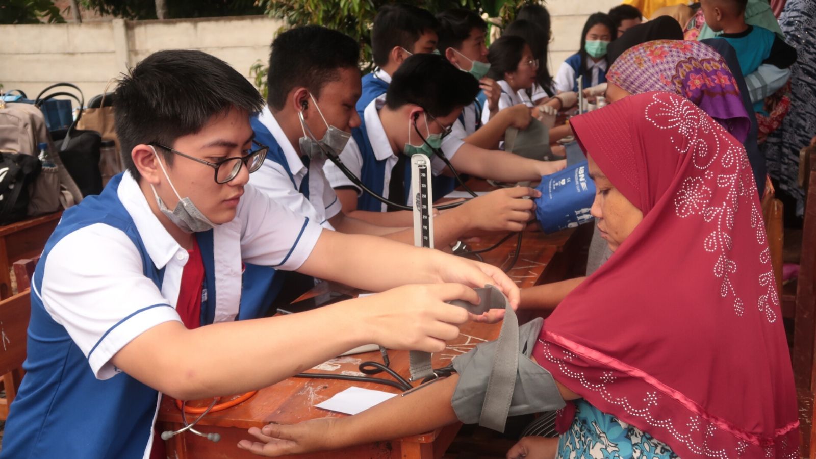 Service Learning Community: The Proper Way to Raise Young Generation?s Social Awareness