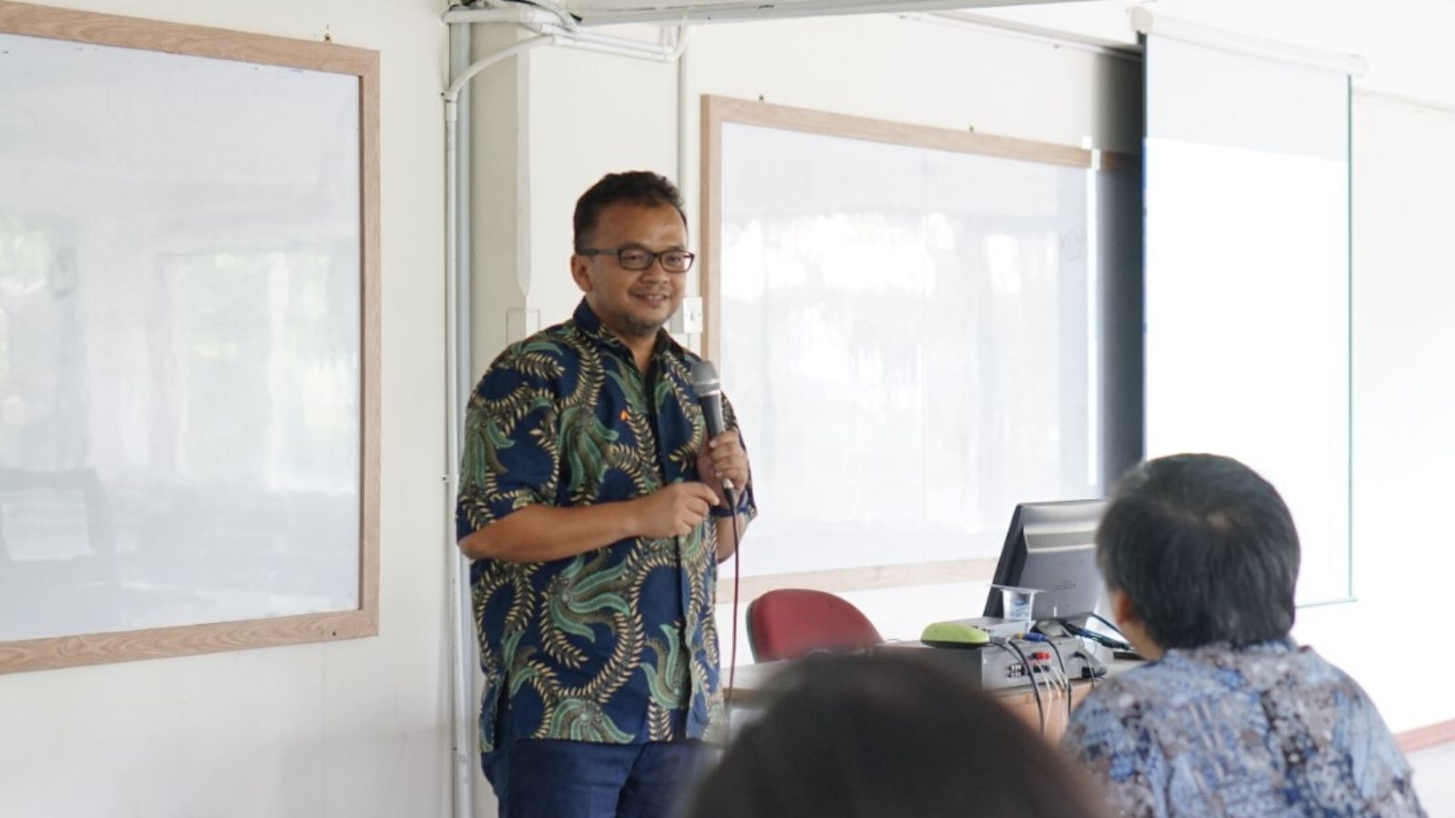 UPH Prepares Students to Face the Implementation of 5G Technology in Indonesia