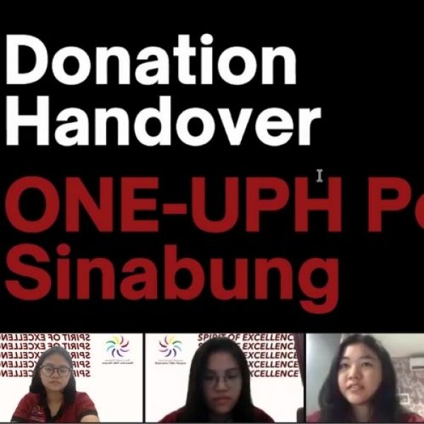 Peduli Sinabung, BEM Universitas Pelita Harapan Berikan Donasi