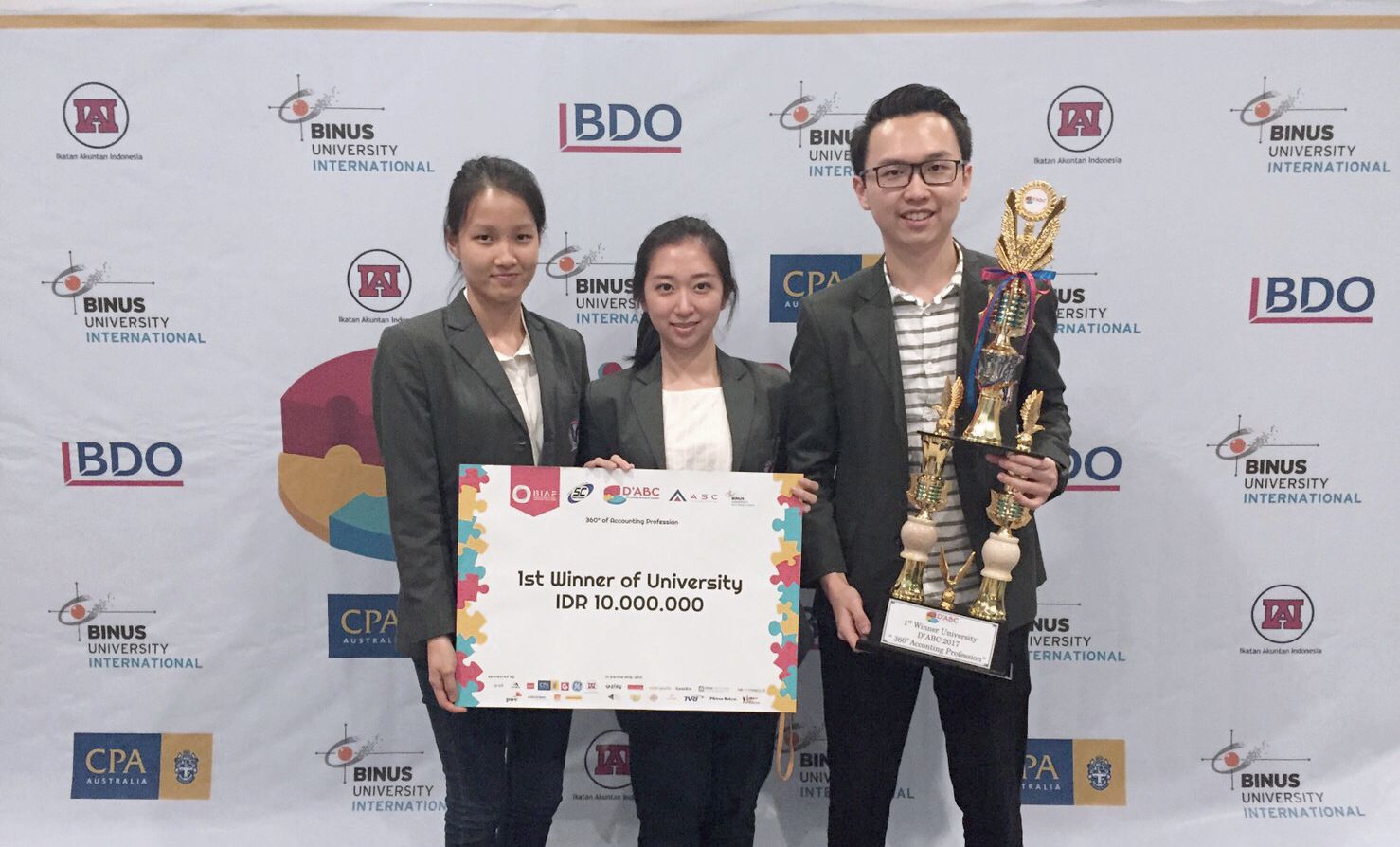 Mahasiswa Akuntansi UPH Meraih Juara 1 di The Accounting and Business Competition