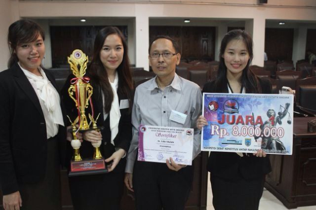 UPH Law School Champions the UKSW Constitutional Debate Competition