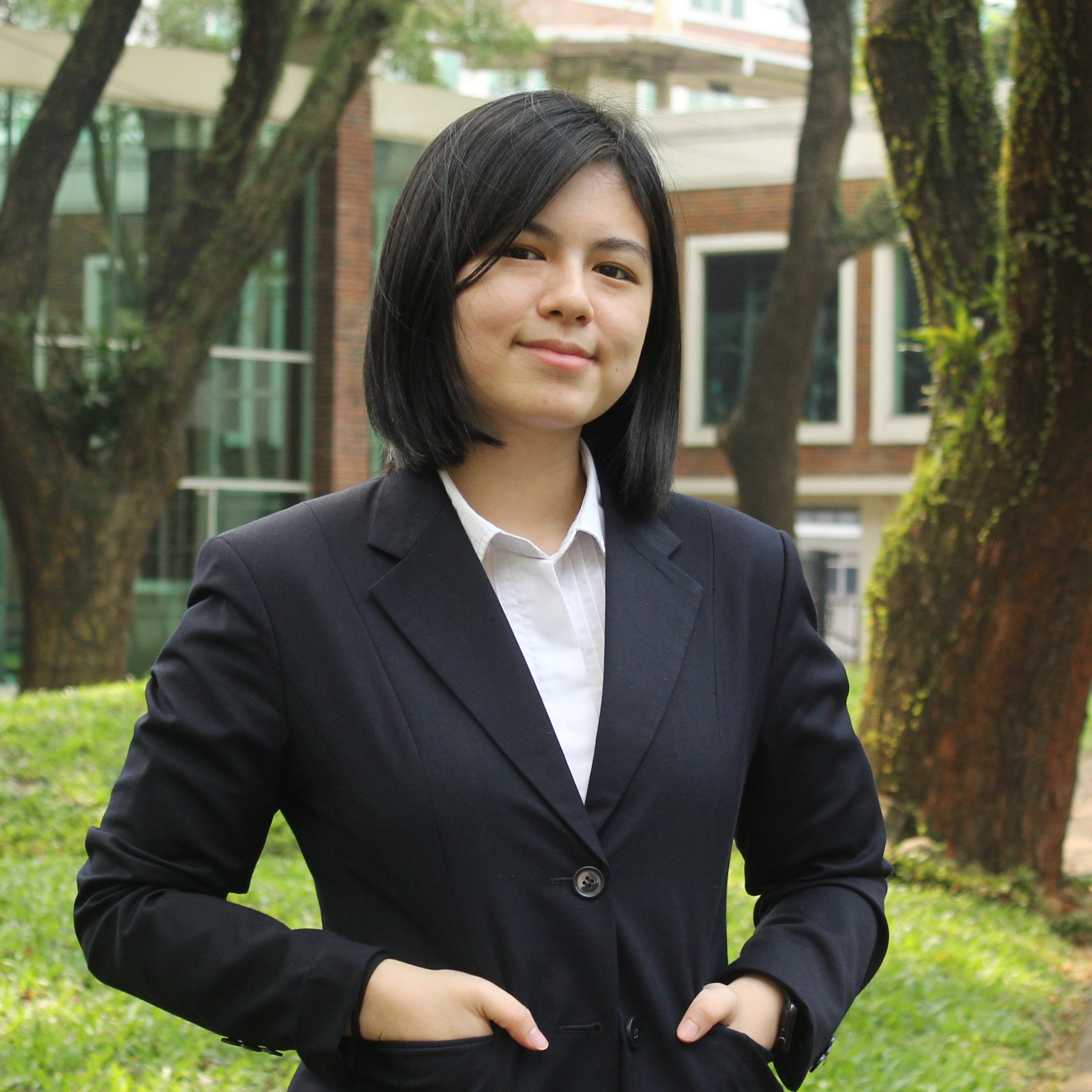Clarissa Adeline, S.I.Kom., M.I.Kom.