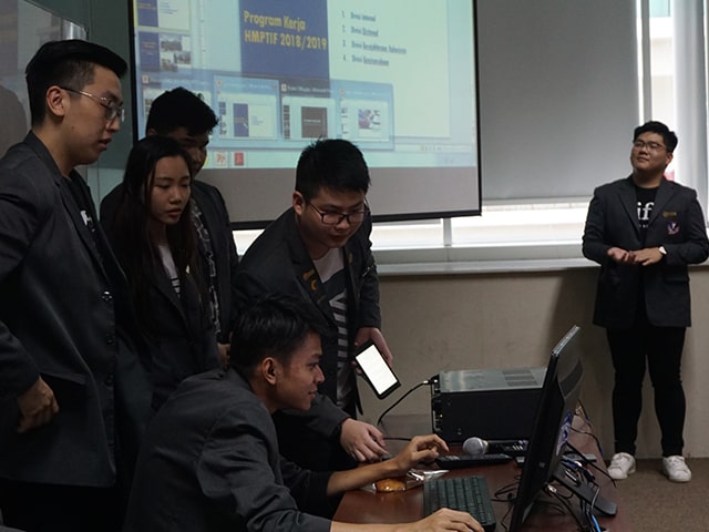 Studi Banding