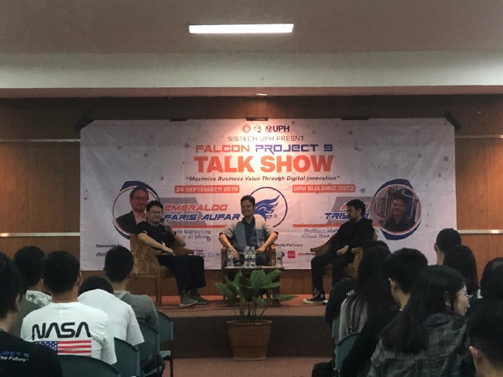 MOKA & Qwords Sharing Session pada acara Falcon Project