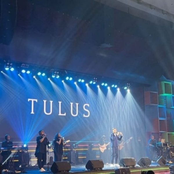 Konser TULUS di UPH, Sukses Kumpulkan Donasi Pendidikan Bagi Anak Tidak Mampu