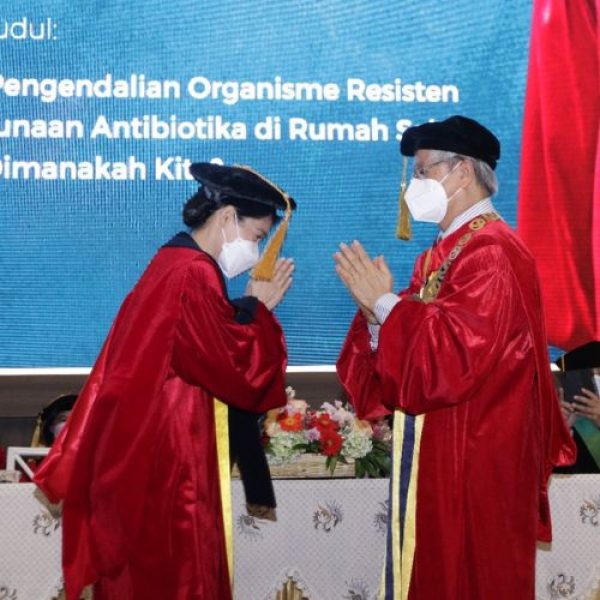 Inaugurated as Professor of UPH Clinical Microbiology, Prof. Cucunawangsih Highlights the Importance of Controlling Multiple Drugs and Antibiotics