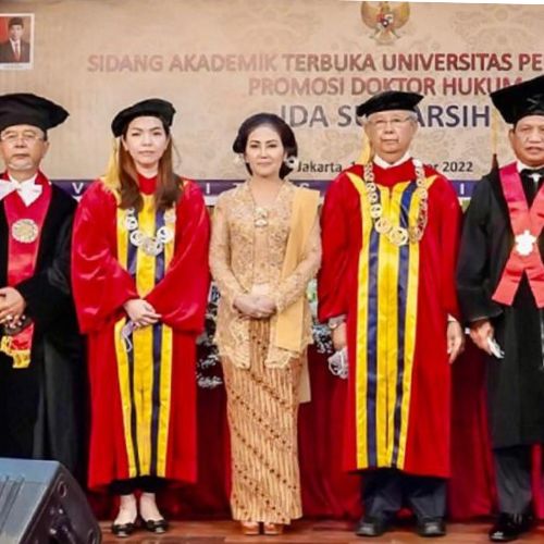 Raih Gelar Doktor Hukum di UPH, Ida Sumarsih Beri Solusi Tingkatkan Investasi Sektor Pertambangan Nasional