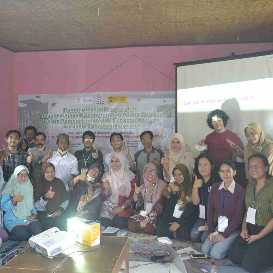 Berdayakan Masyarakat Sumedang, UPH Beri Penyuluhan Pemasaran Produk dari Hanjeli