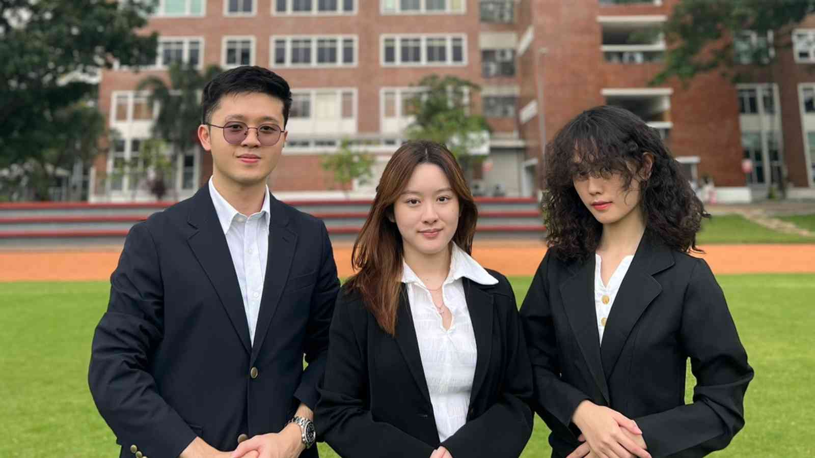 Bahas Standardisasi SNI UMKM, Mahasiswa FH UPH Juara 1 Lomba Debat antar Universitas