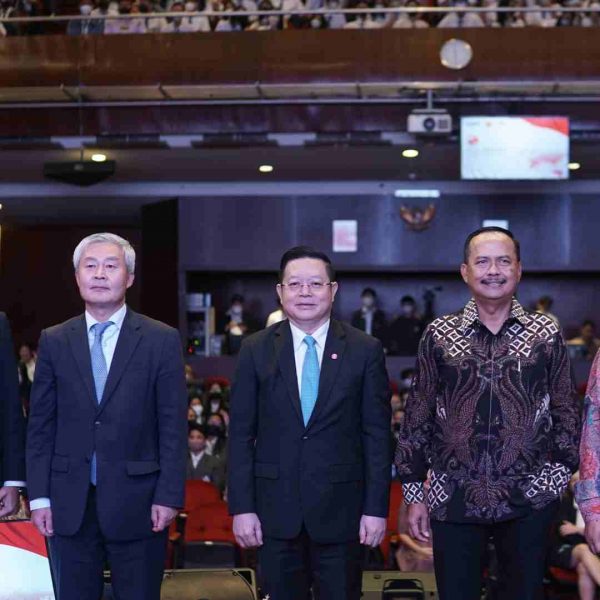 Cetak Pemimpin Muda Berwawasan Internasional, UPH Hadirkan Sekjen ASEAN dalam Kuliah Umum