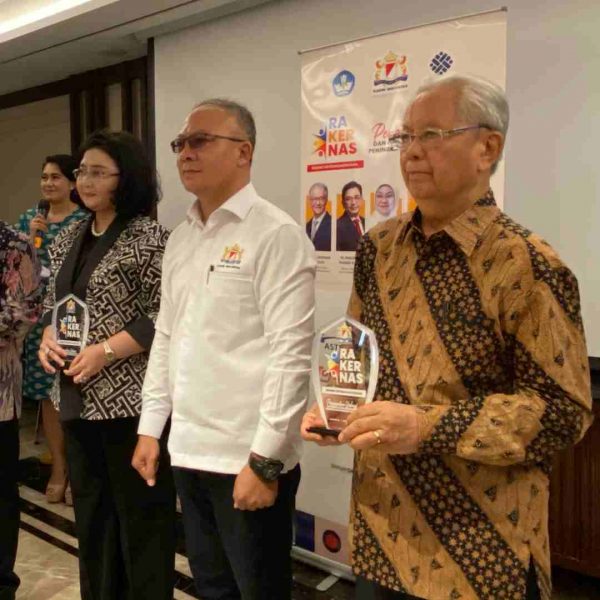 Perkuat Sinergi dengan Industri, UPH Jalin Kerja Sama dengan KADIN Indonesia