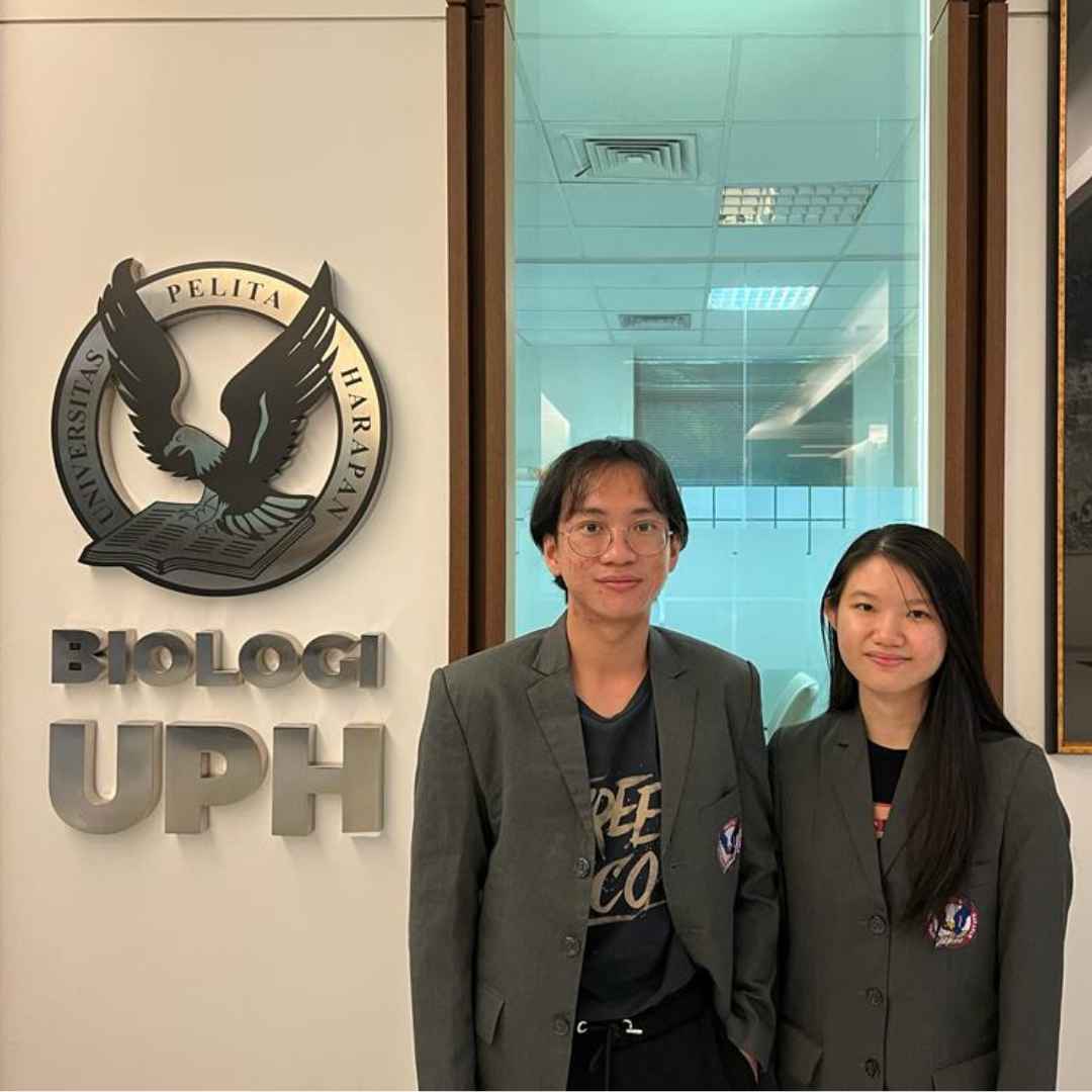 Two UPH Biology Students Won Awards at ON-MIPA 2023!