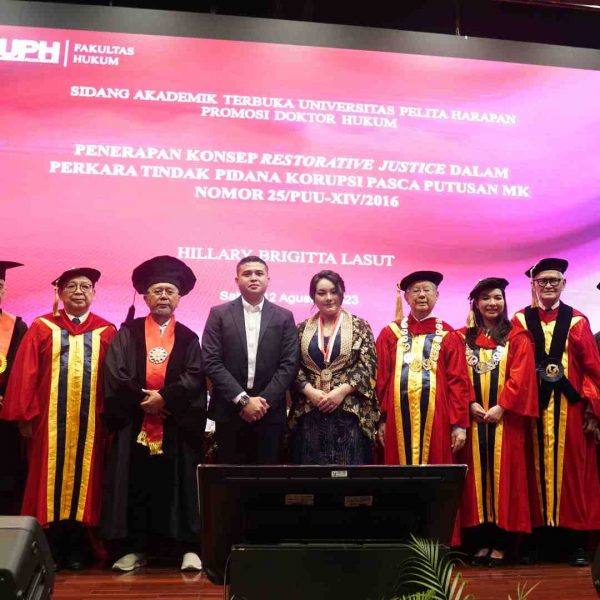 Lulus Sidang Terbuka di UPH, Hillary Brigitta Lasut Jadi Anggota DPR Perempuan dengan Gelar Doktor Hukum Termuda