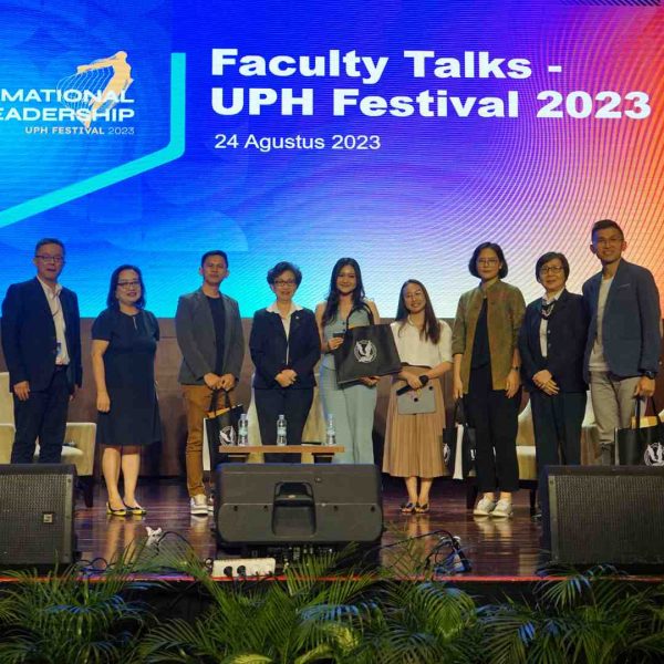 Faculty Talk- Kluster Ilmu Sosial UPH, Bekali Mahasiswa Baru dengan Leadership Skills