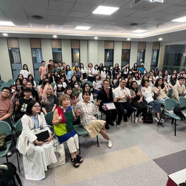Bekali Pemahaman Kultur Arsitektur Jepang, Fakultas Desain UPH Hadirkan Arsitek Ternama Moriyuki Ochiai