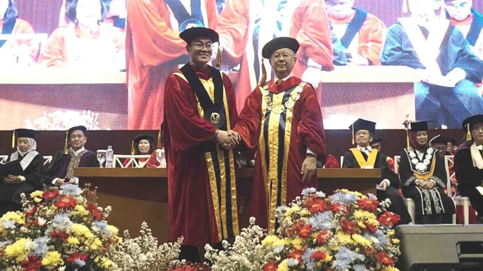 Tingkatkan Kualitas Keilmuan, UPH Kukuhkan Prof. Antonius Herusetya Jadi Guru Besar Akuntansi