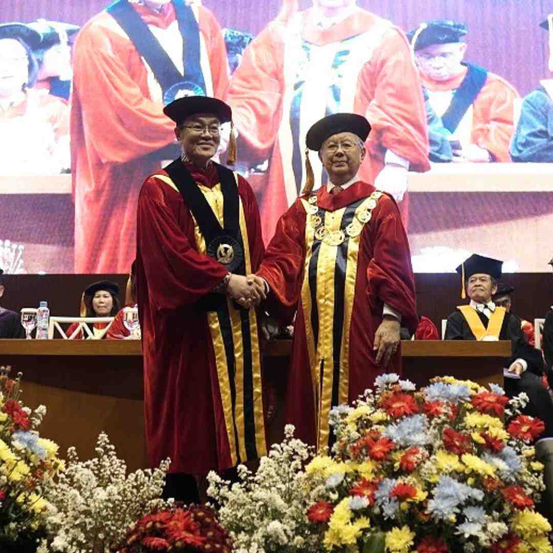 Tingkatkan Kualitas Keilmuan, UPH Kukuhkan Prof. Antonius Herusetya Jadi Guru Besar Akuntansi