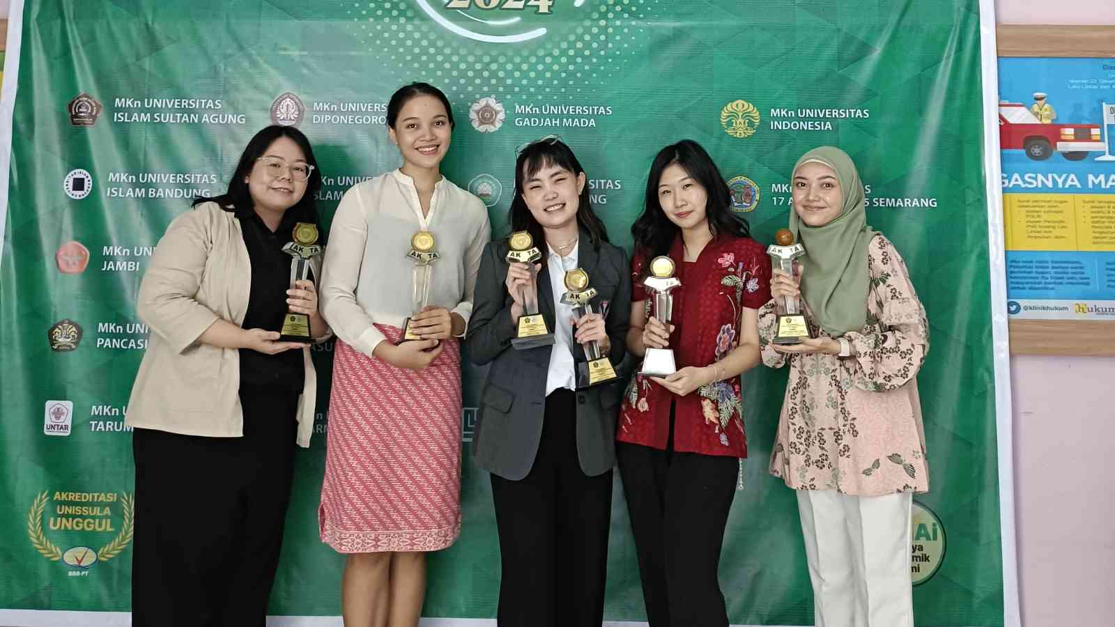 Mahasiswa Magister Kenotariatan UPH Borong Enam Piala di Lomba Kenotariatan Nasional 2024