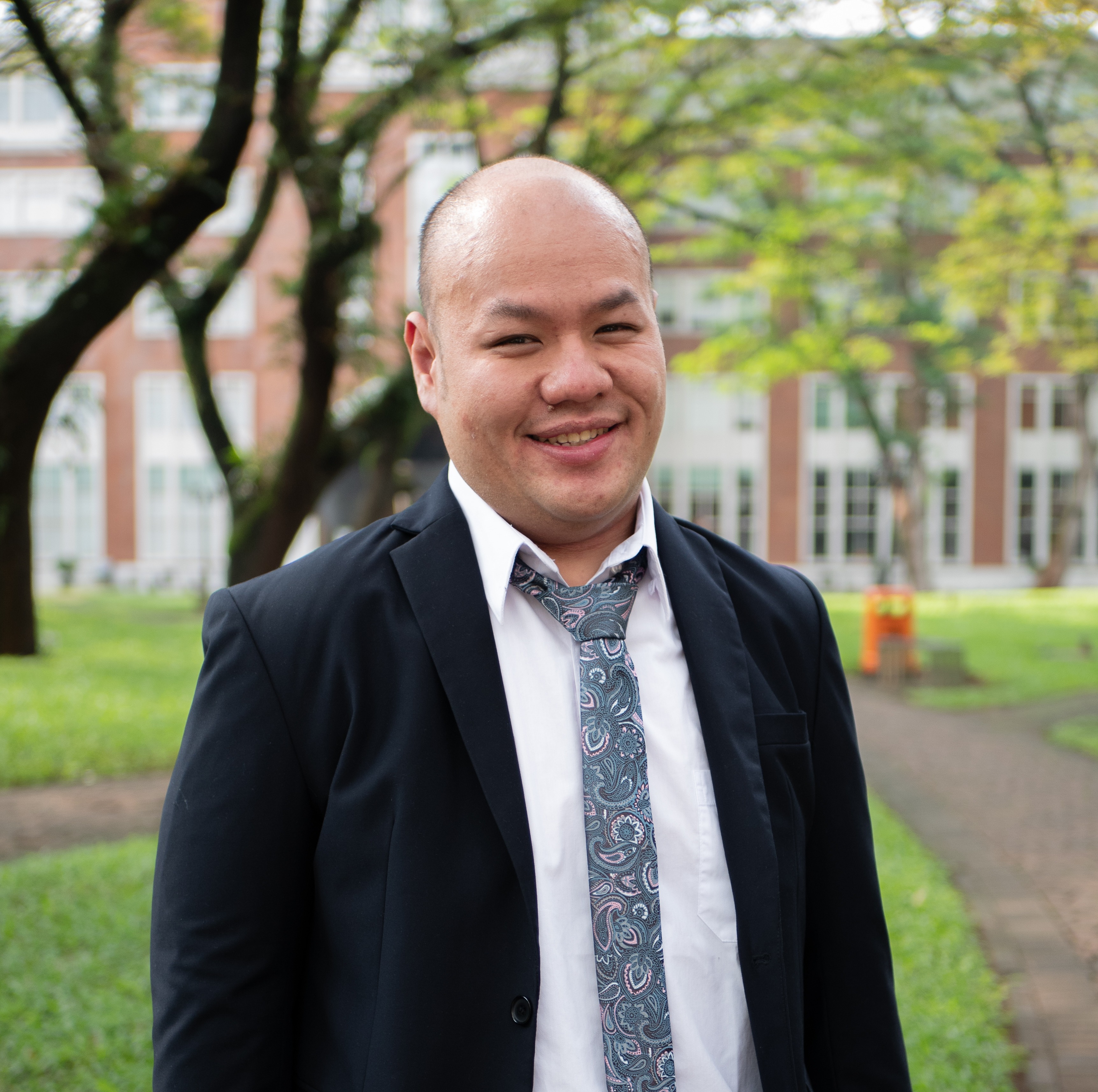 Ferry V. Ferdinand, S.Si., S.Inf., M.Pd., M.M.