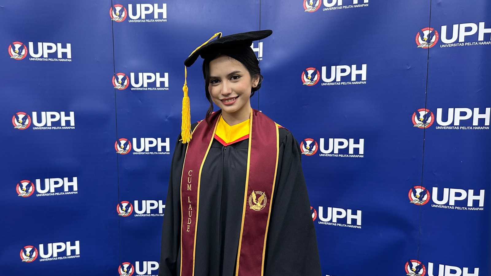 Jessica Shaina: Menyelaraskan Mimpi di Dunia Seni dan Akademik bersama UPH 
