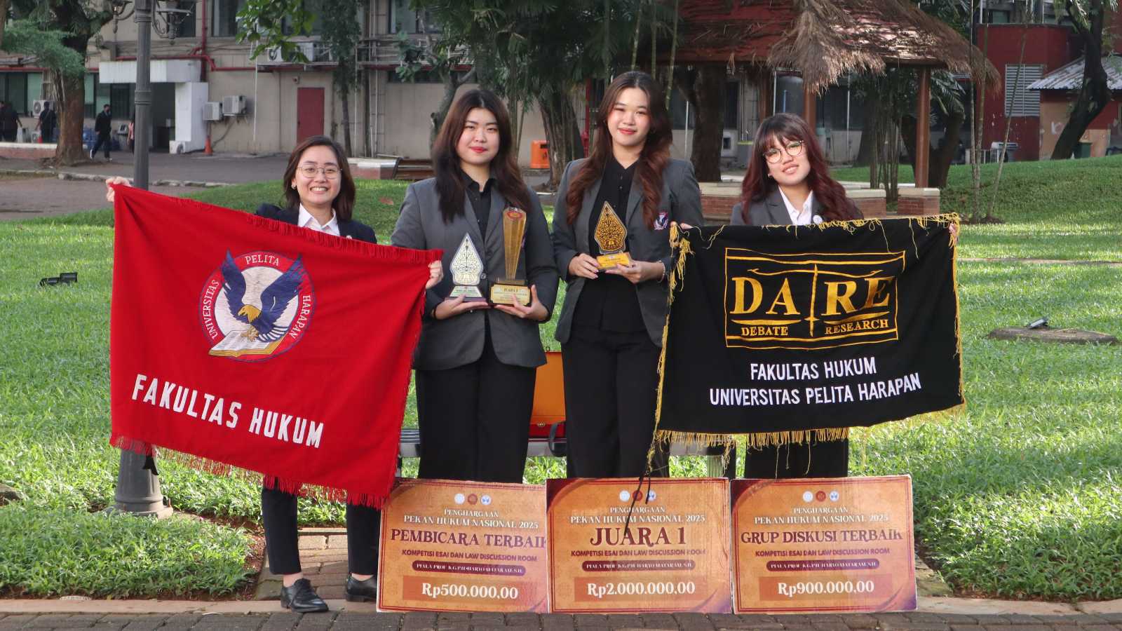 Borong Tiga Gelar di Kompetisi Hukum Nasional Bergengsi, FH UPH Tunjukkan Kekuatan Gagasan dan Public Speaking 
