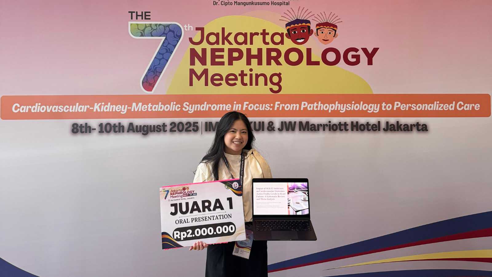 Kaji Penggunaan SGLT2 Inhibitor untuk Pasien Gagal Jantung, Mahasiswi Kedokteran UPH Juara Pertama di Ajang Jakarta Nephrology Meeting 2025 