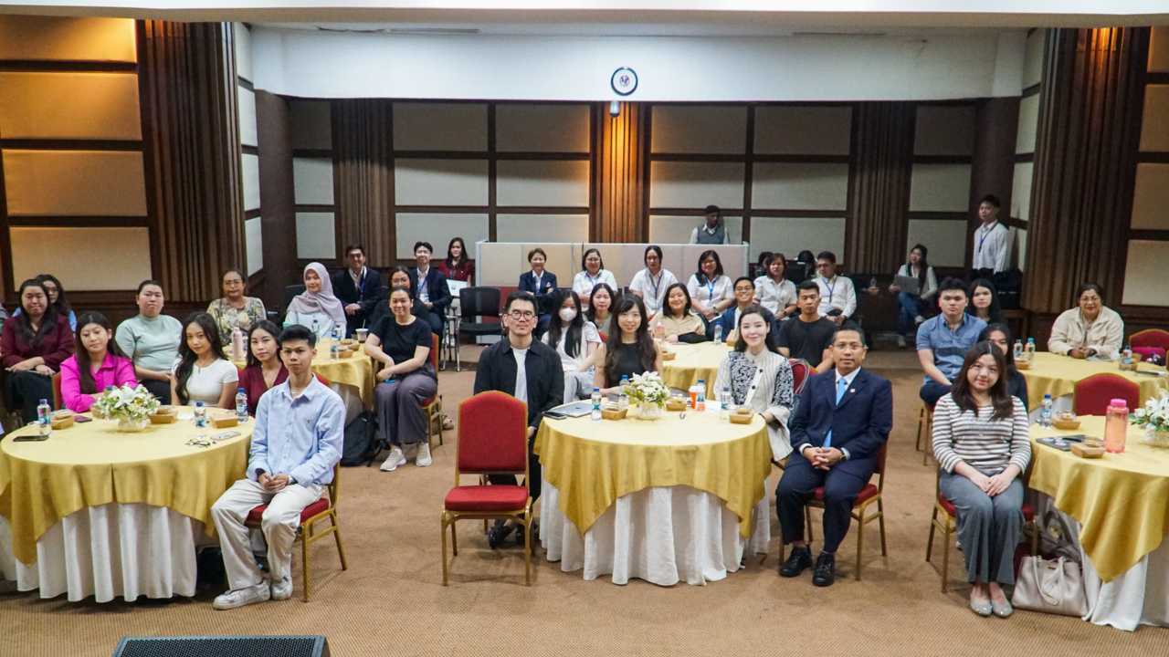 Live, Learn, Lead: Kolaborasi UPH x TikTok Shop by Tokopedia Dorong Mahasiswa Kuasai Panggung Digital Lewat Karier Live Host