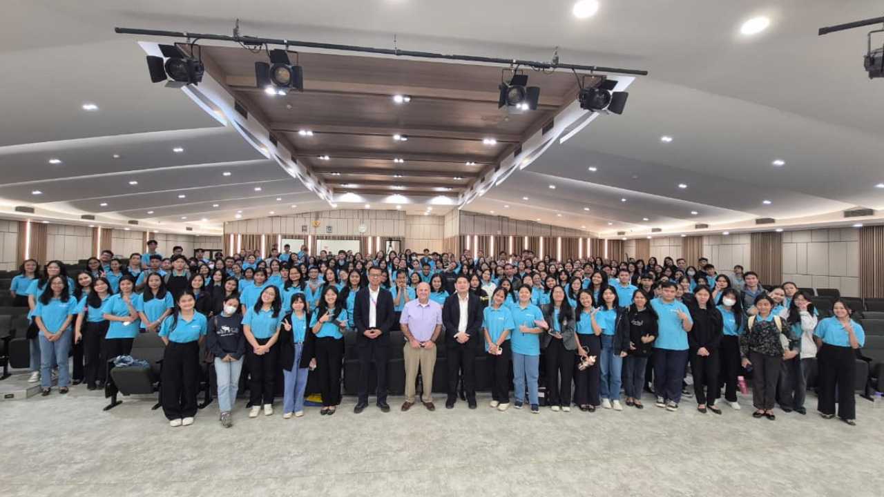 Ketika Kepemimpinan Mahasiswa Menjadi RuangPertumbuhan Iman dan Karakter: 4 Tips Kepemimpinan dari Dr. Skip Trudeau    