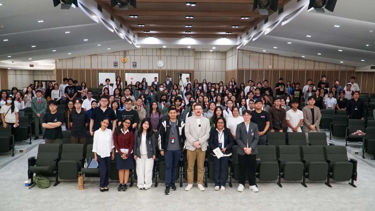 FTI UPH Ajak Mahasiswa Kuasai Strategi Pemasaran Digital lewat Kuliah Tamu Bersama Monash University Indonesia