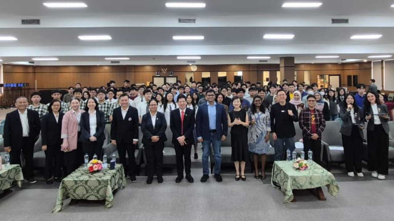 UPH Jadi Tuan Rumah RoboRoarZ Indonesia 2025, Kolaborasi dengan Singapore University of Technology and Design (SUTD)