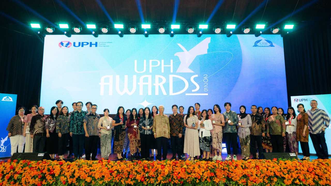 Berkarya, Berprestasi, dan Berdampak! UPH Apresiasi 501 Mahasiswa di UPH Awards 2025 
