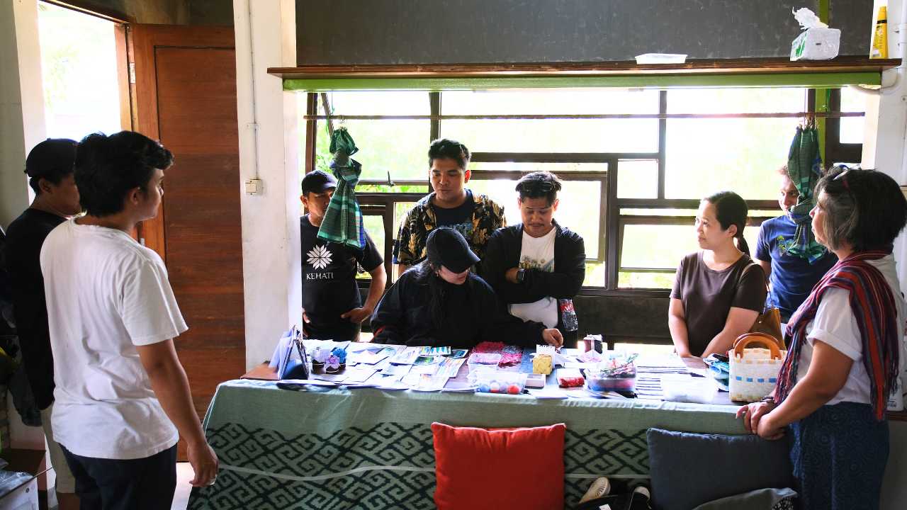 Desain Interior UPH Ciptakan Solusi Atasi Sampah lewat PkM ‘Festival Ambreg’ 