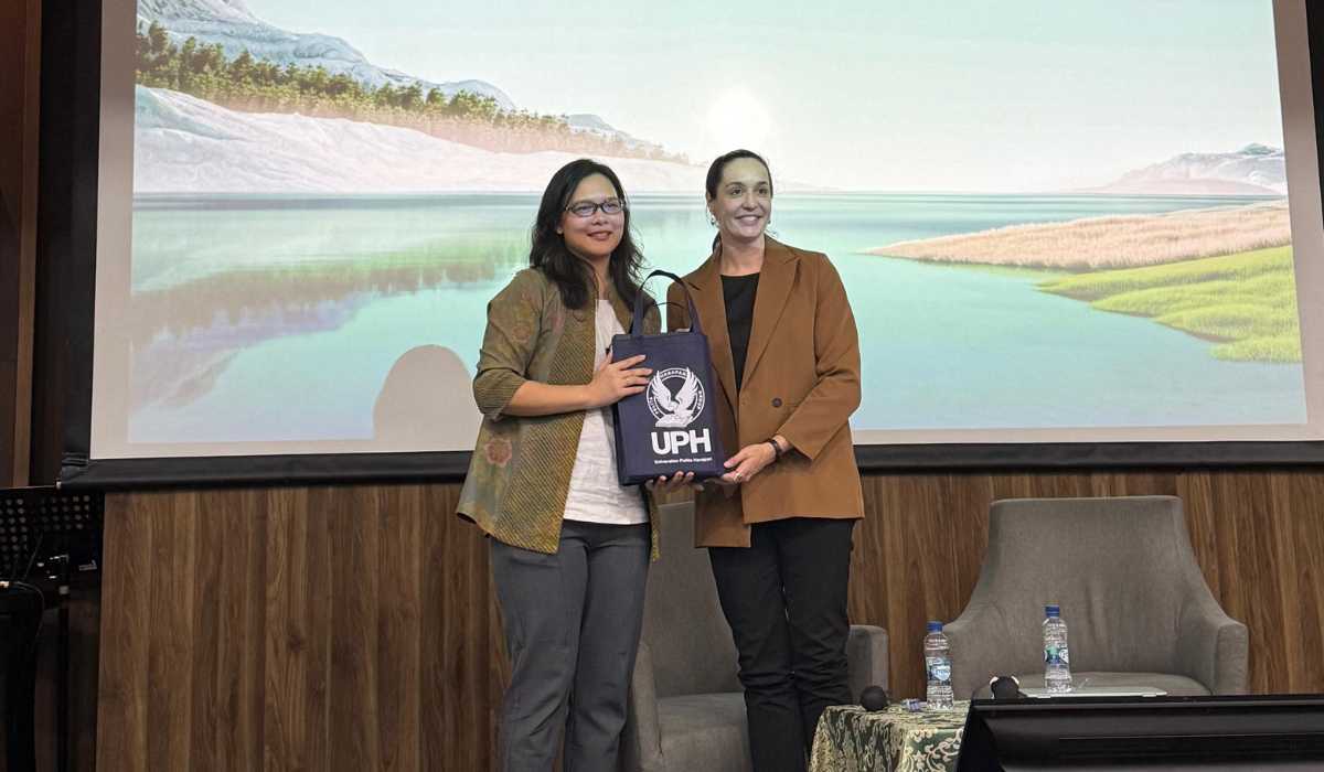 FH UPH Hadirkan Pakar Hukum Tata Negara UNSW Sydney, Bahas Dinamika Peran Militer dalam Perspektif Hukum Tata Negara 