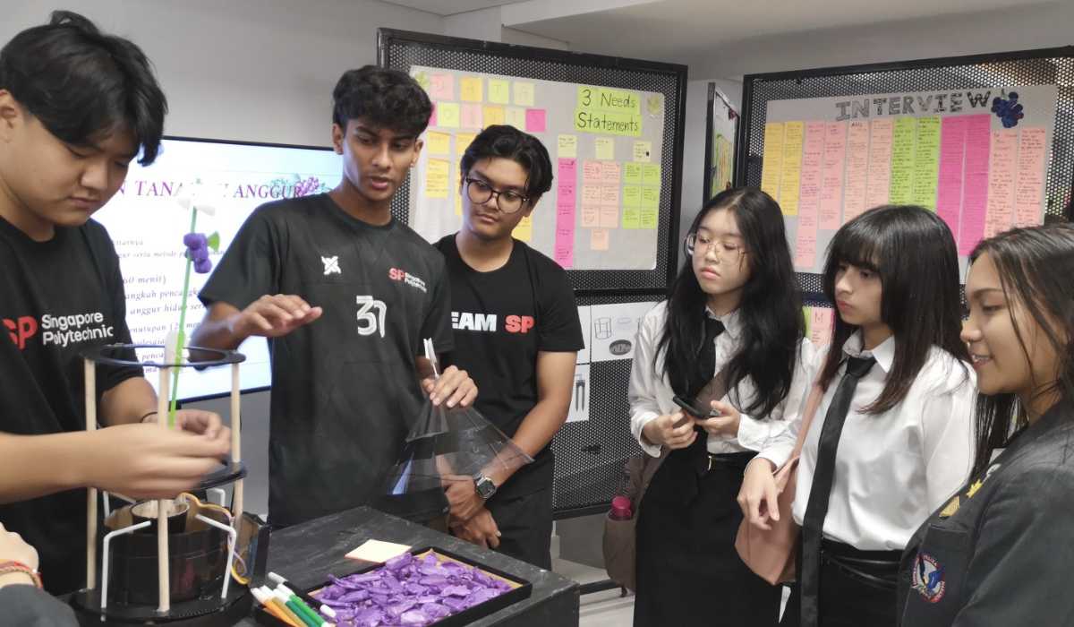 Inovasi Kolaborasi Riset Internasional UPH dan Singapore Polytechnic Hadirkan Solusi Pengelolaan Sampah, Bangunan Hemat Energi, dan Efisiensi Budidaya Anggur