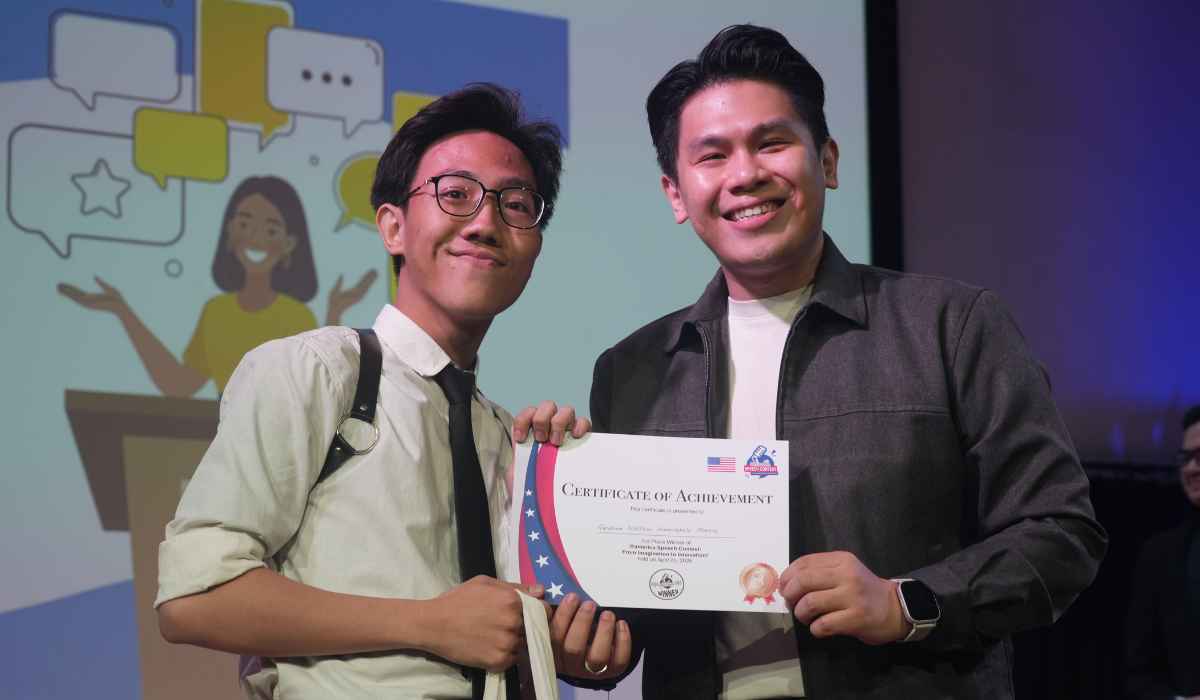 Berani Mencoba dan Bertumbuh: Perjalanan Abraham Nielskai, Mahasiswa Calon Guru UPH Raih Juara 3 di Ajang @america Speech Contest 2026