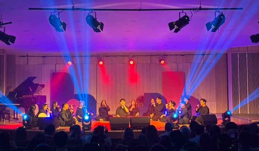 Menuju Kompetisi BCFC 2026 di Korsel, Grup Vokal UPHoria Gelar Konser ‘STAYIN’ ALIVE’