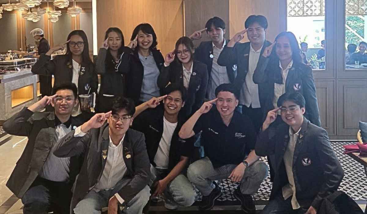 Mahasiswa UPH Kampus Surabaya Kembangkan Kompetensi melalui Kontribusi di The Genius Math League 2026