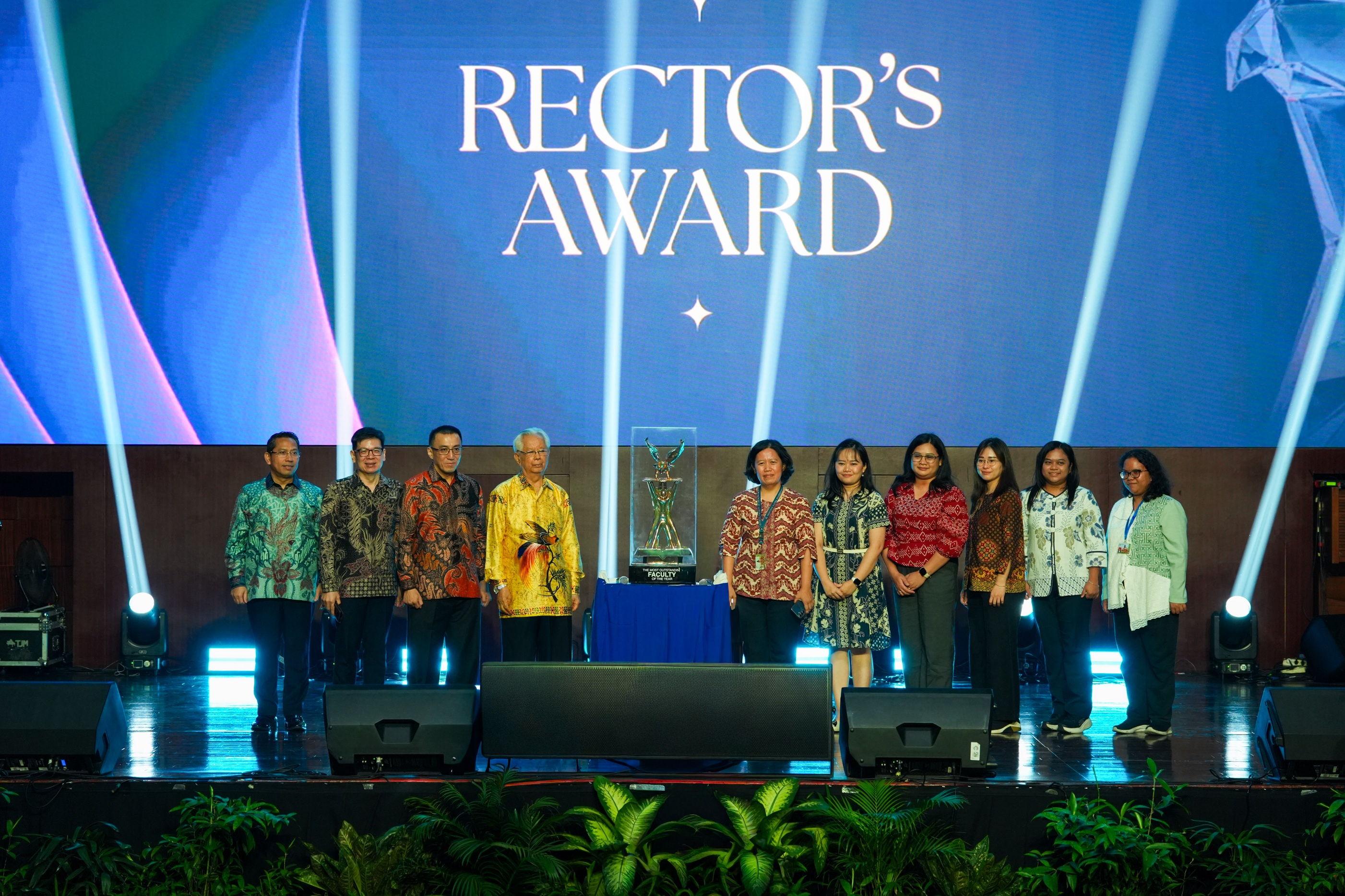 UPH Awards 2026: Apresiasi bagi Civitas Academica yang Terus Bertumbuh Lewat Prestasi dan Berdampak